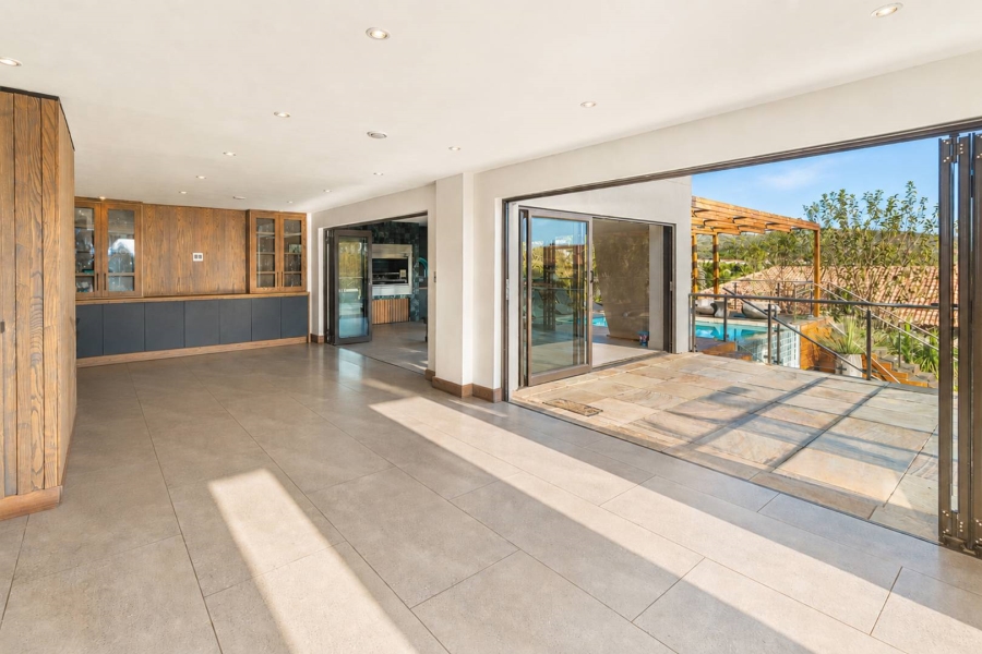 6 Bedroom Property for Sale in Birdwood Estate North West